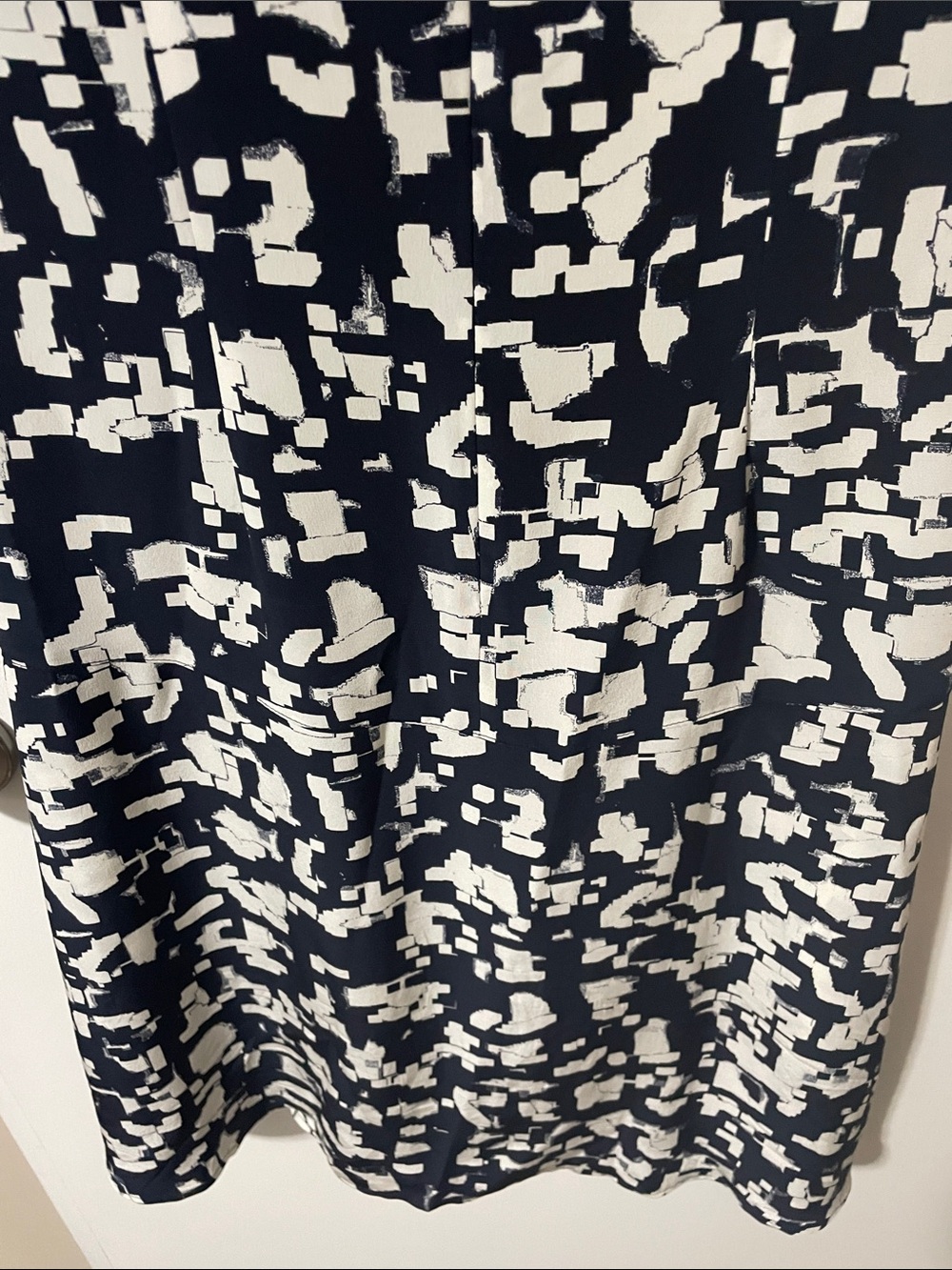 Vince Silk Navy/Cream Abstract Print Dress Size 2 - Picture 8 of 8
